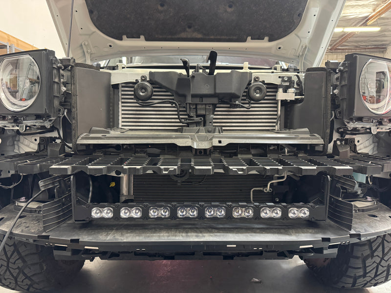 Load image into Gallery viewer, 2024+ Toyota Land Cruiser Single 30in Light Bar PRO
