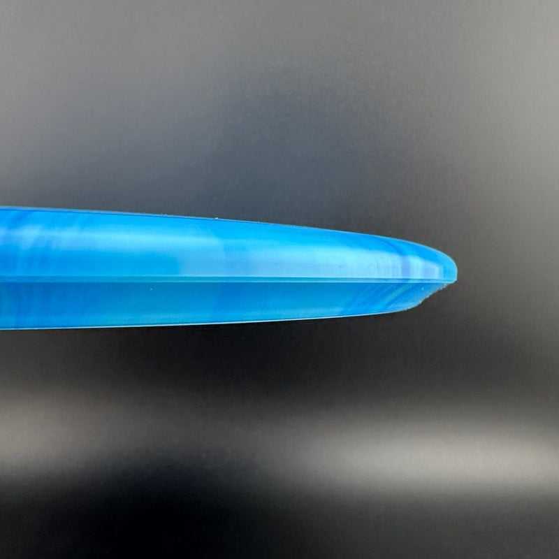 Load image into Gallery viewer, Gold-Ice Burst Claymore - Craftsmanship
