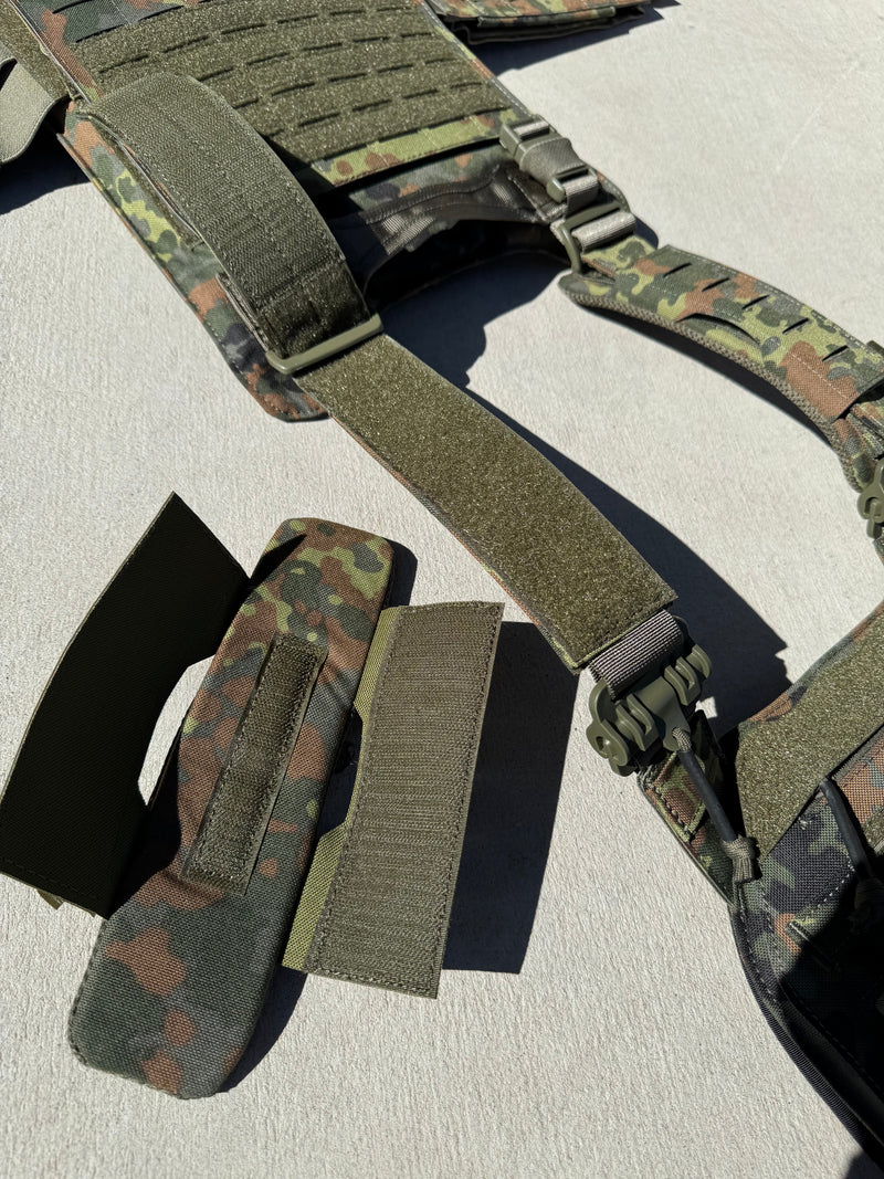 Load image into Gallery viewer, Redemption Tactical "CRUSADER 2.0"® V4 Vest
