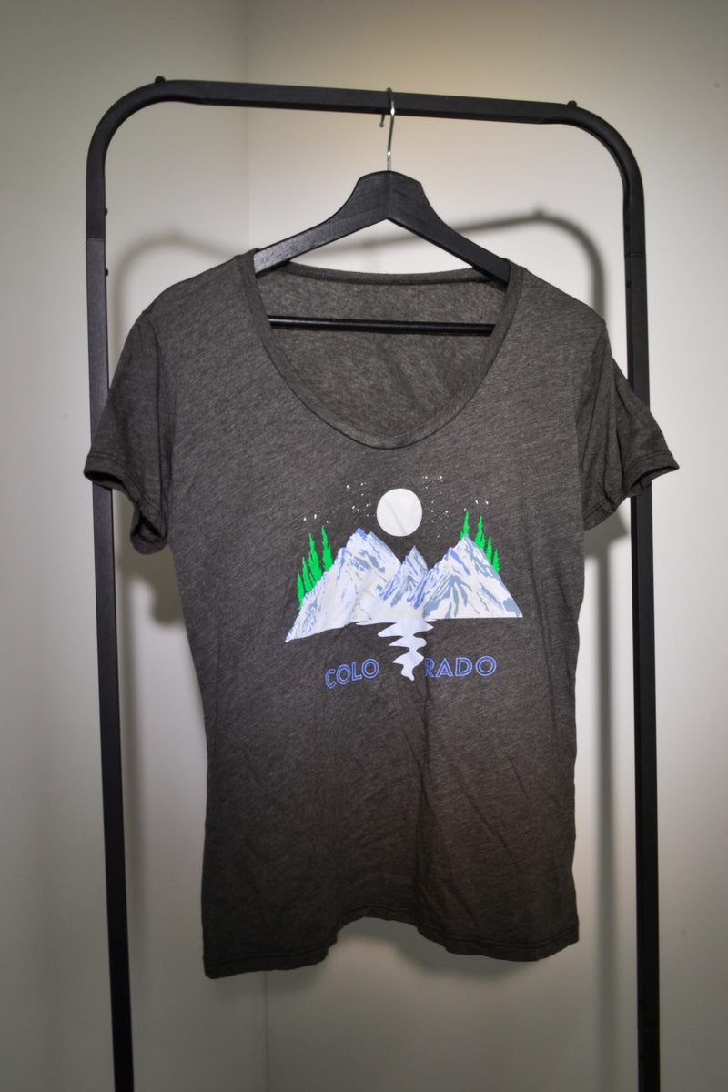 Load image into Gallery viewer, Colorado Summit Stream Shirt (Grey)

