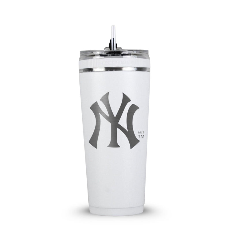 Load image into Gallery viewer, Officially Licensed New York Yankees 26oz Flex Bottle
