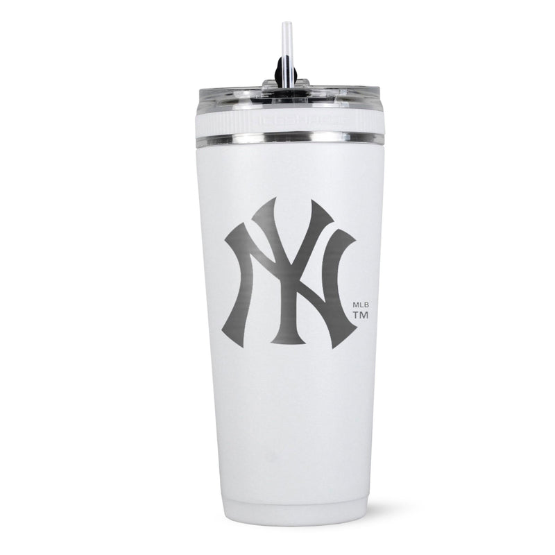 Load image into Gallery viewer, Officially Licensed New York Yankees 26oz Flex Bottle
