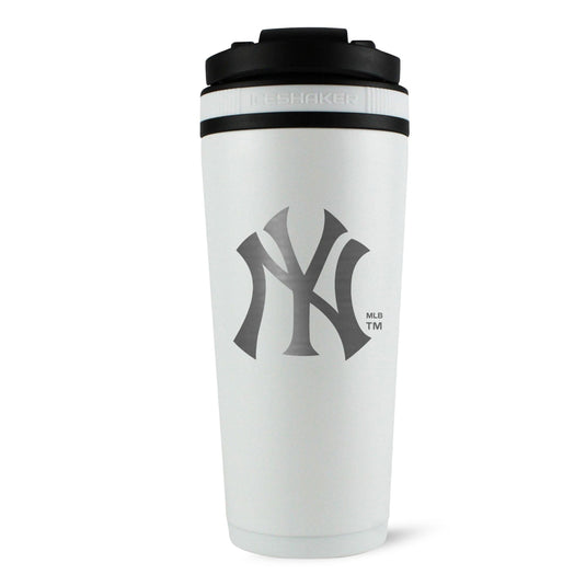 Officially Licensed New York Yankees 26oz Ice Shaker