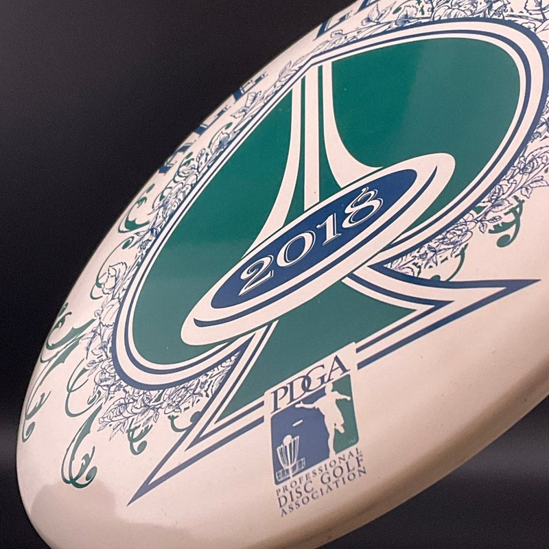 Load image into Gallery viewer, ESP SuperColor Buzzz - 2018 PDGA Ace Club *Speedy Vault*
