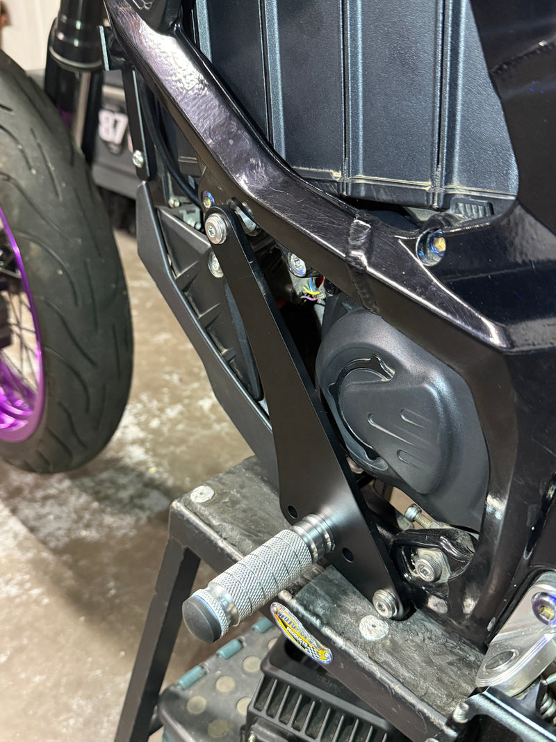 Load image into Gallery viewer, EMoto Worx Surron Ultra Bee Shift Lock
