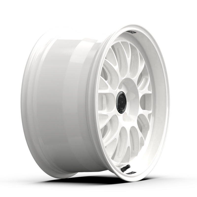 Load image into Gallery viewer, fifteen52 Holeshot RSR 18x9.5 5x114.3 38mm ET 73.1mm Center Bore Rally White
