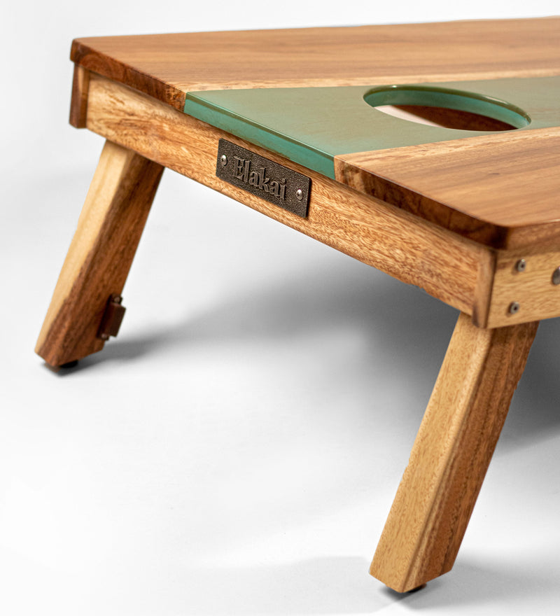 Load image into Gallery viewer, 2ft x 4ft Resin &amp; Wood Classic Cornhole Set | Live Edge River Collection
