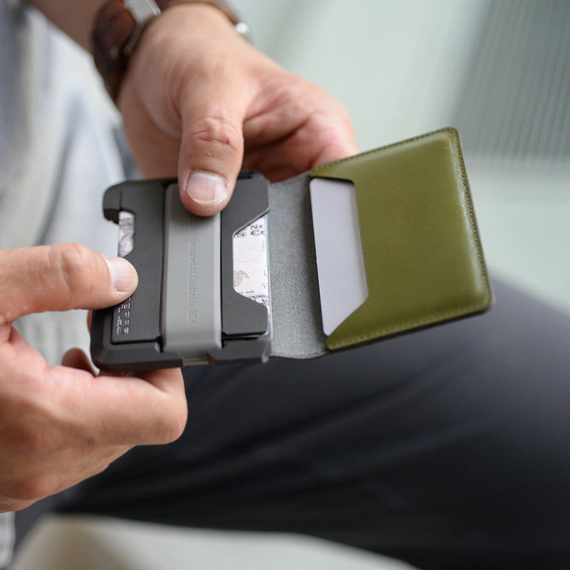 Load image into Gallery viewer, 3 POCKET BIFOLD LEATHER
