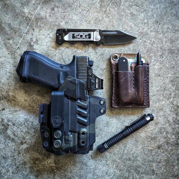 Load image into Gallery viewer, Sabre - 239 Lumen AAA Pen Light
