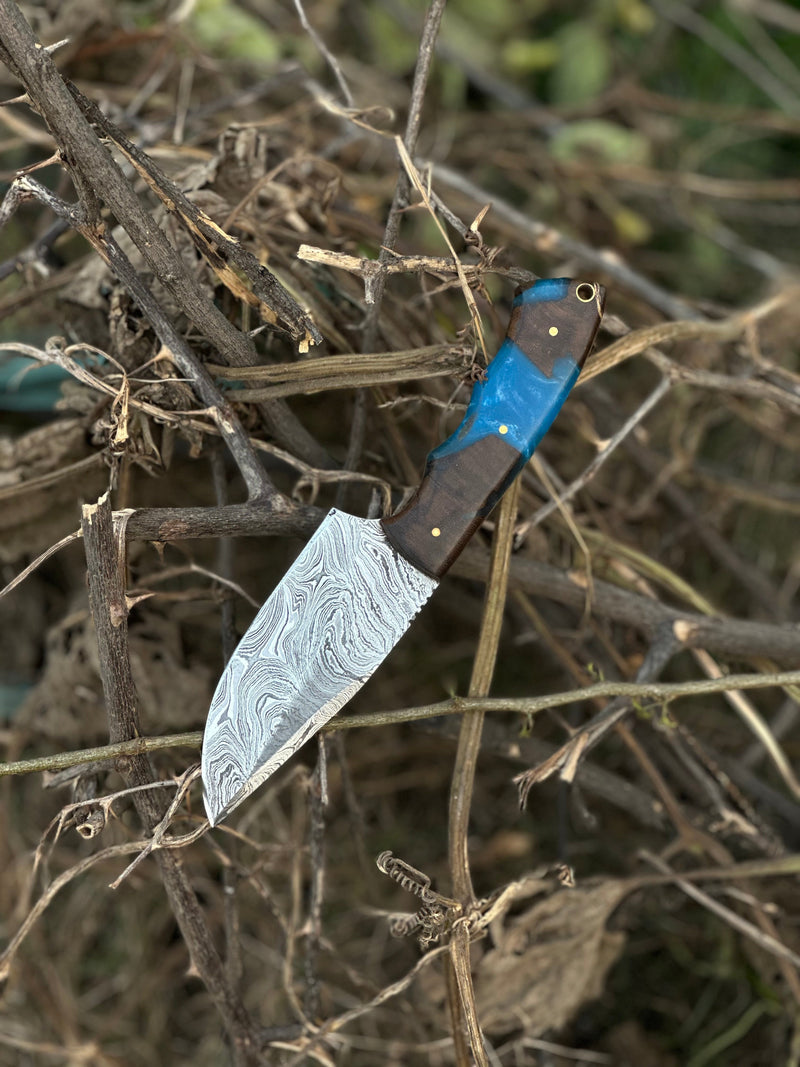 Load image into Gallery viewer, Gutting Knives – 10" Handmade Damascus Steel Hunting Knife with Rosewood or Resin Handle &amp; Leather Sheath
