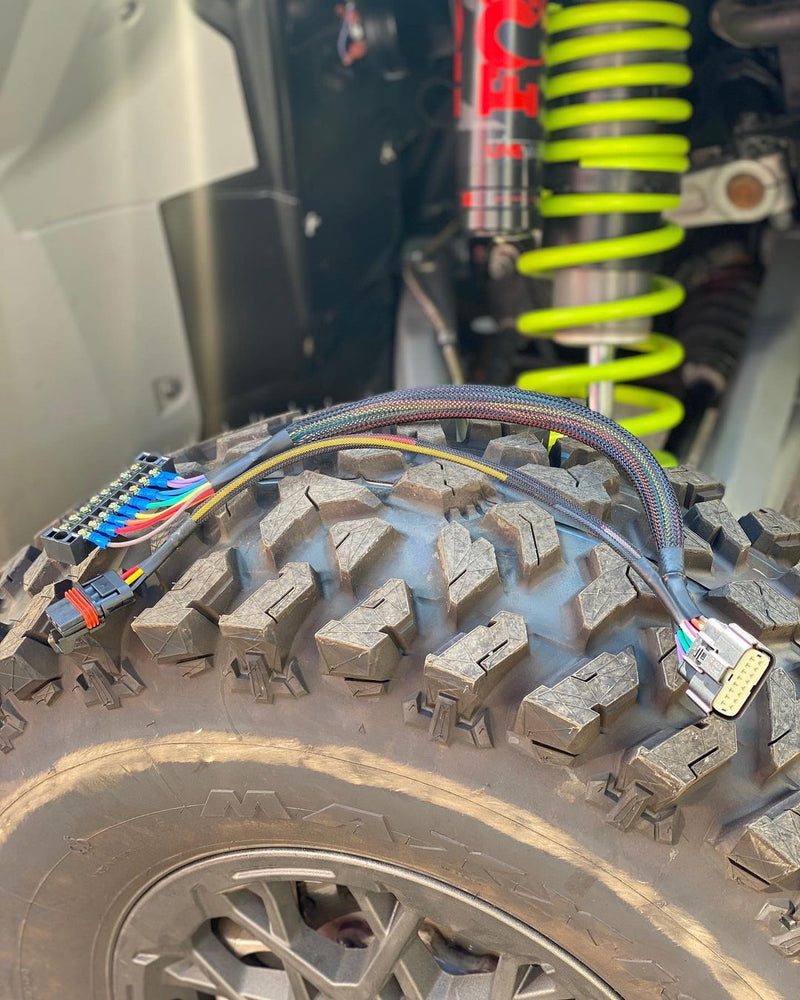 Load image into Gallery viewer, Switch Pros Plug And Play Harness For Polaris Pro XP, Turbo R, Pro R
