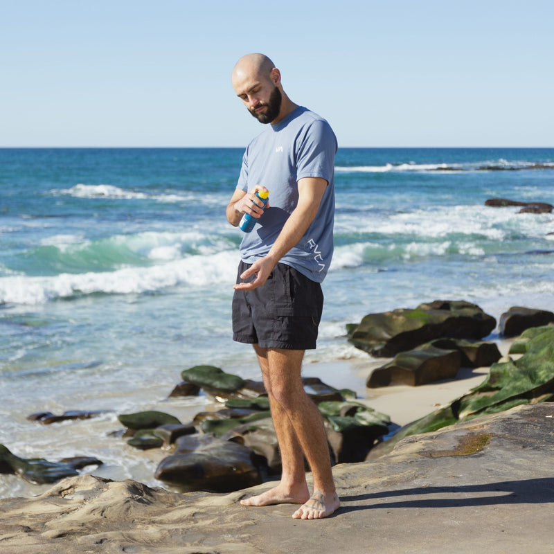 Load image into Gallery viewer, Hydrating Antioxidant SPF 70 Spray
