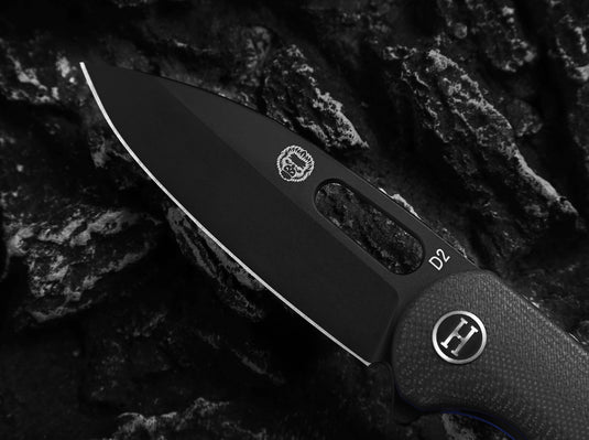 The Venture Point Folding Pocket Knife Giftset for Men and Women (Black and Blue)