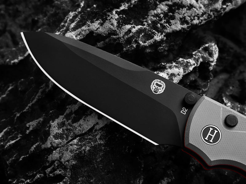 Load image into Gallery viewer, The Loyalist Folding Pocket Knife Giftset for Men and Women (Black and White)
