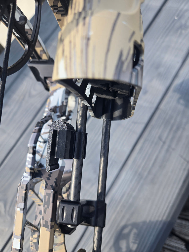 Load image into Gallery viewer, Clip-on Archery Quiver Hanger
