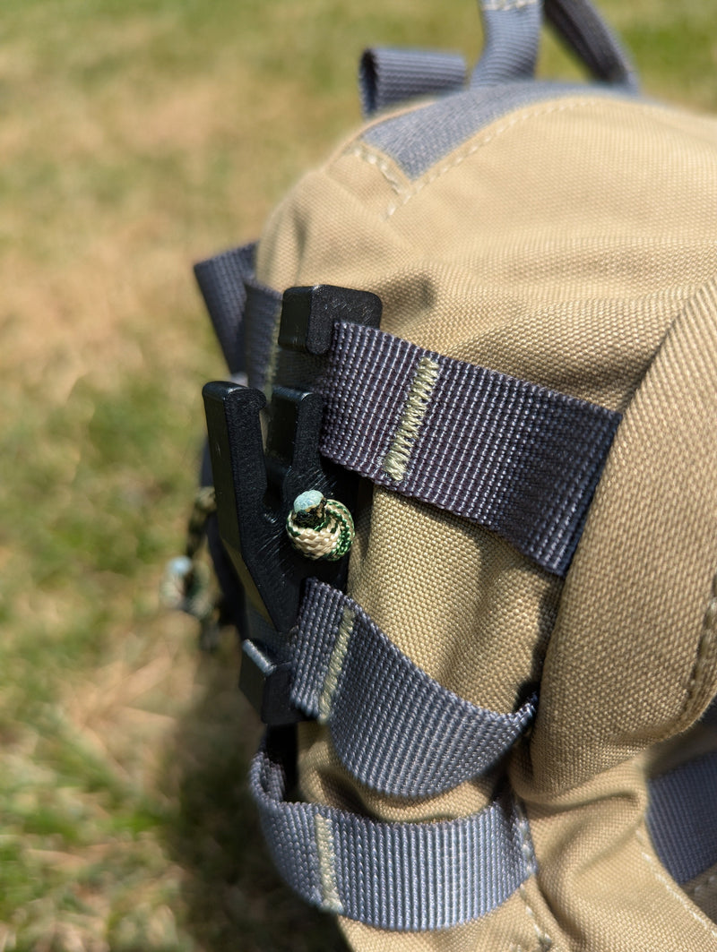 Load image into Gallery viewer, Molle Reverser Clip
