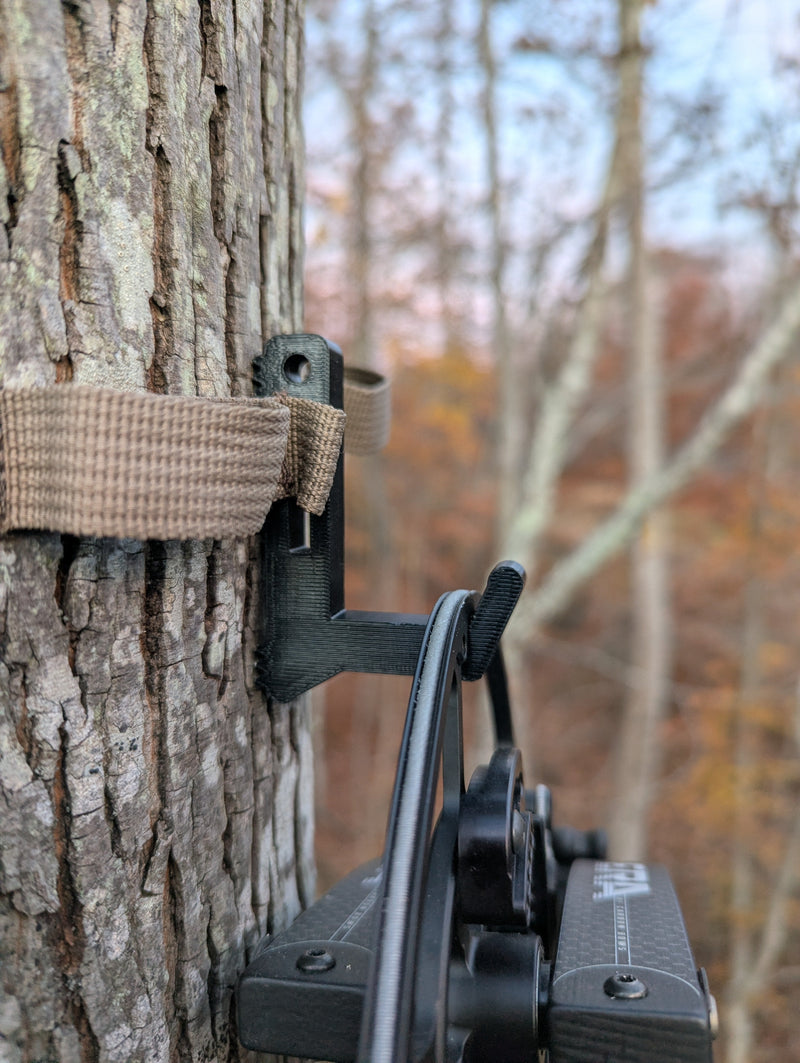 Load image into Gallery viewer, Split Limb Bow Hanger - Rope or Strap
