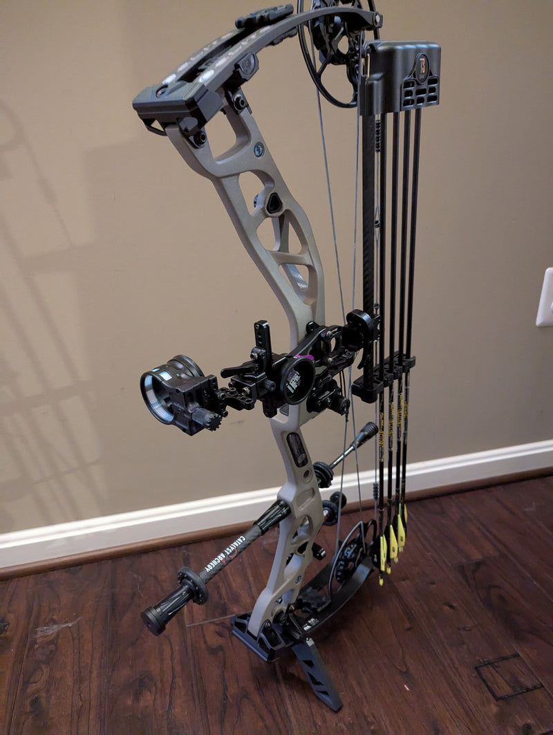 Load image into Gallery viewer, Split Limb Bow Stand
