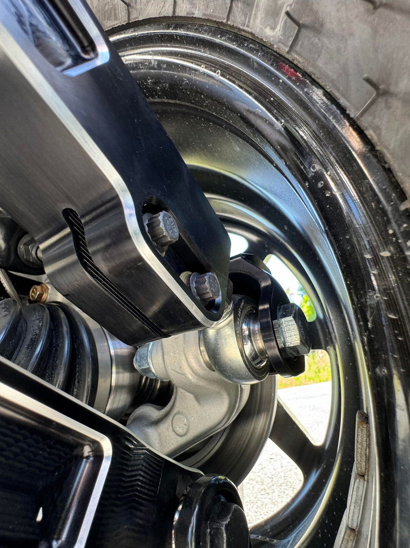 Load image into Gallery viewer, Maverick R Pro Rock High Clearance Billet Radius Rod Kit for use with Double E Rear Sway Bar

