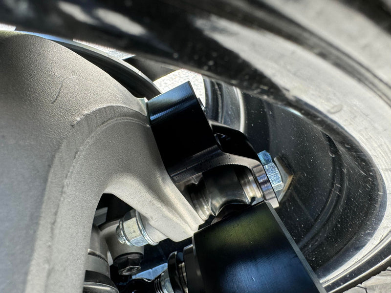 Load image into Gallery viewer, Maverick R Pro Rock High Clearance Billet Radius Rod Kit for use with Double E Rear Sway Bar
