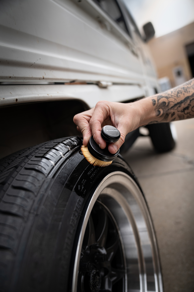 Load image into Gallery viewer, BLACKLINE® TIRE SHINE APPLICATOR BRUSH
