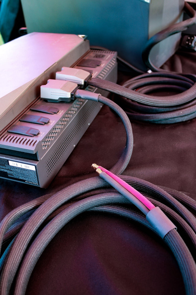 Load image into Gallery viewer, 48-Volt Air Conditioner Cable for EcoFlow Power Kits (4-Post to Bare Wire, 20 Foot)
