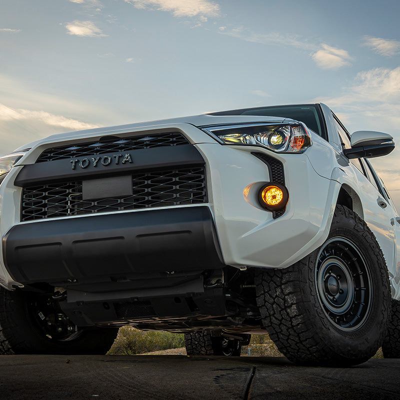 Load image into Gallery viewer, TOYOTA SAE PLUG N PLAY FOG KIT
