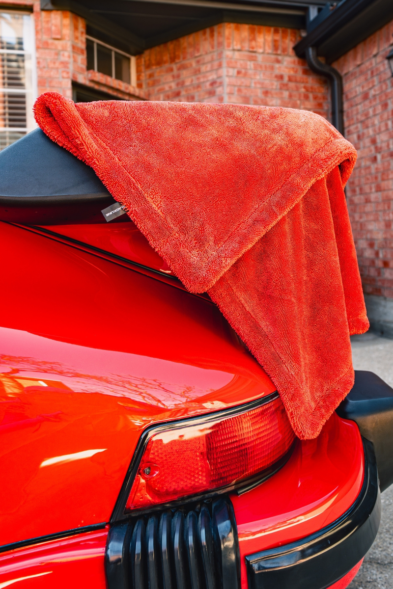 Load image into Gallery viewer, BLACKLINE® TWISTED-LOOP DRYING TOWEL
