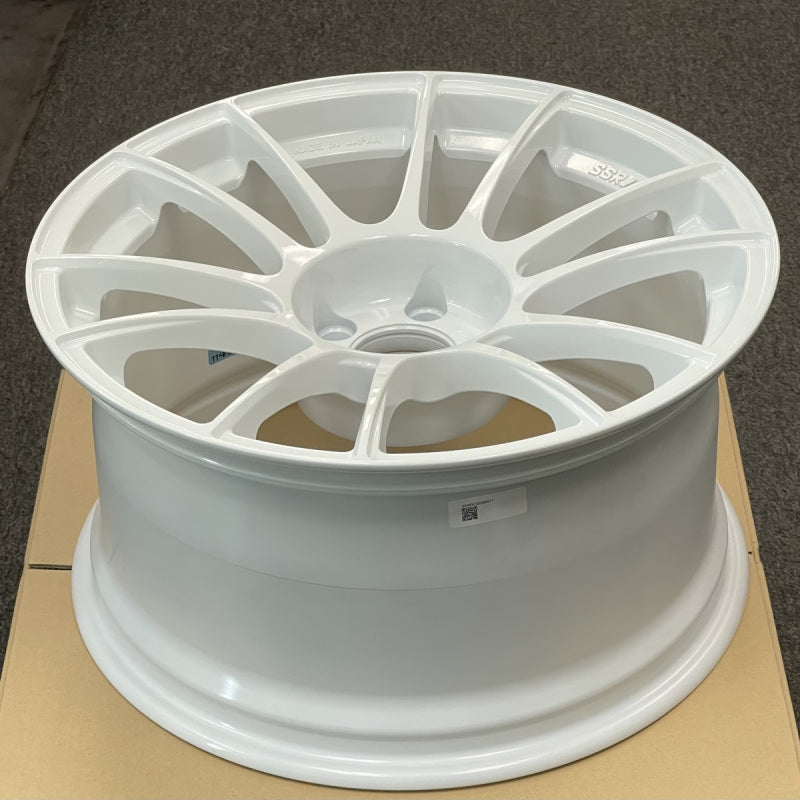 Load image into Gallery viewer, SSR GTX04 18x9.5 5x114.3 22mm Offset White Wheel *SPECIAL ORDER-NO CANCELLATION/RETURN*
