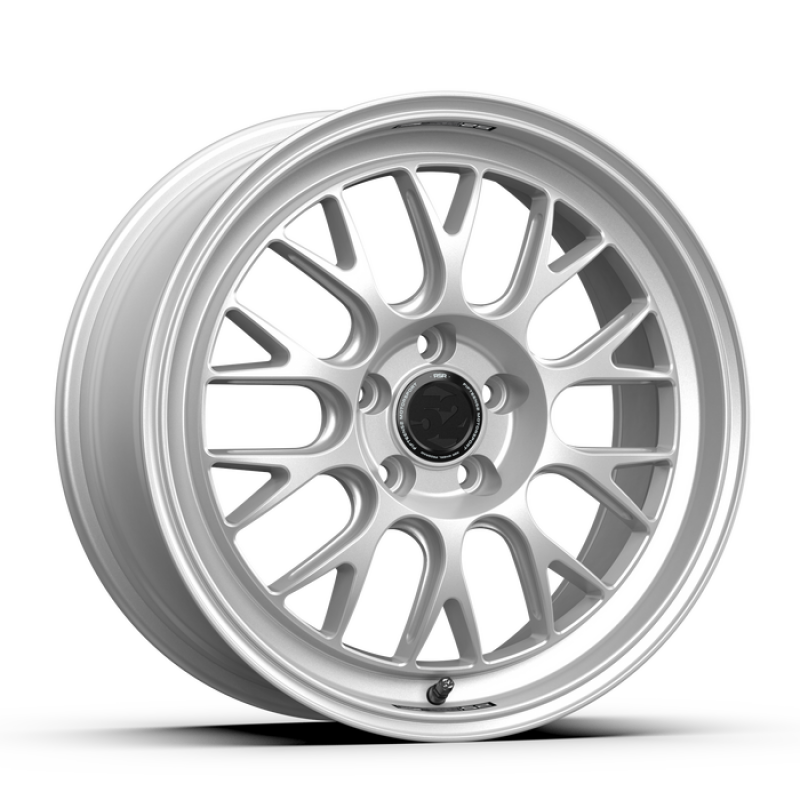 Load image into Gallery viewer, fifteen52 Holeshot RSR 18x8.5 5x112 42mm ET 57.1mm Center Bore Radiant Silver
