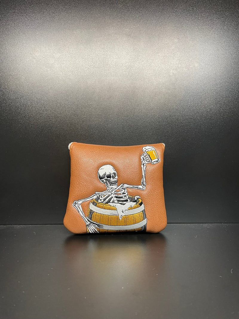 Load image into Gallery viewer, Barrel Drinking Skeleton Magnetic Headcover
