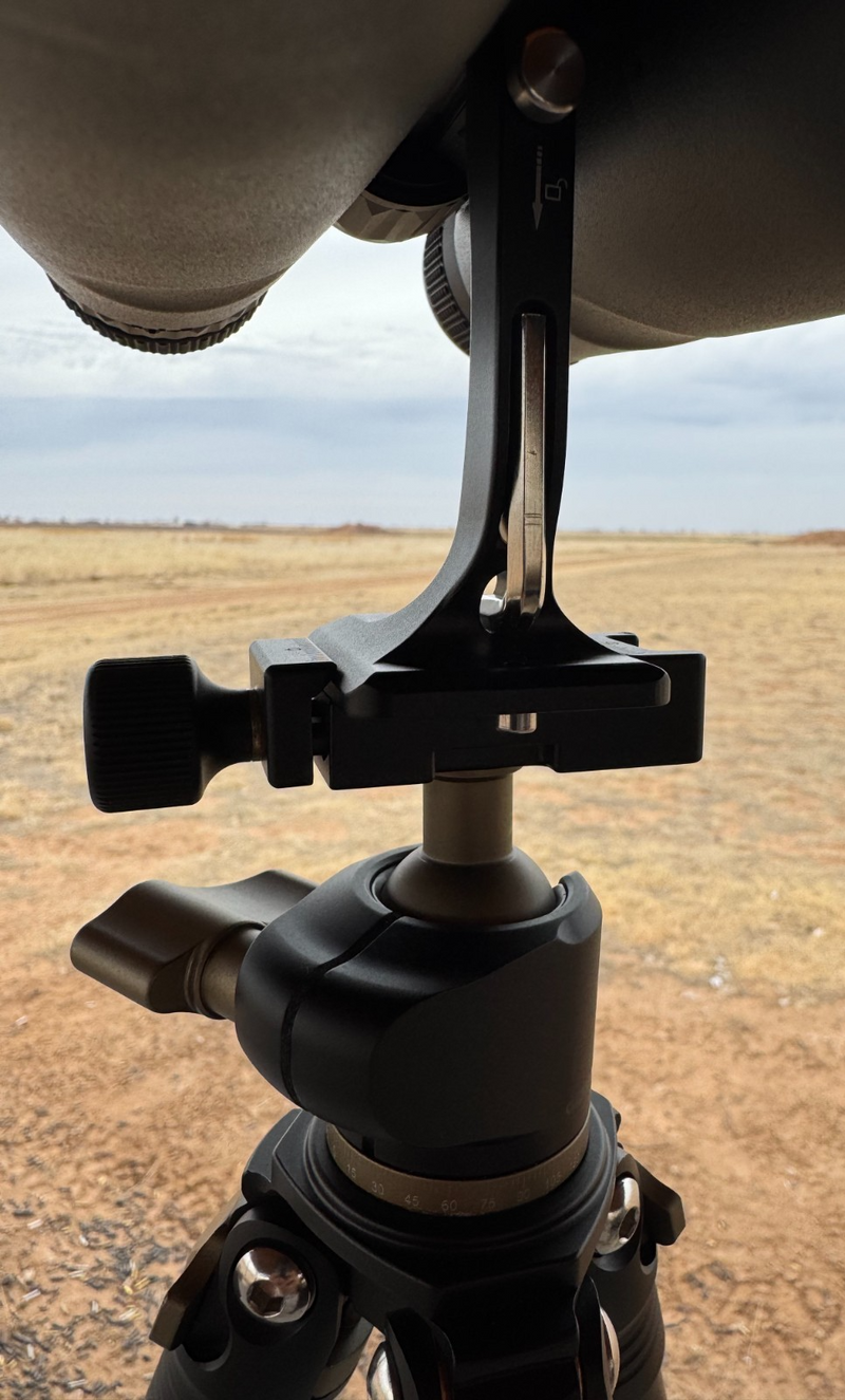 Load image into Gallery viewer, Linkogear BM-01 Bino Adapter Arca Swiss &amp; 1/4-20 Mount Aluminum
