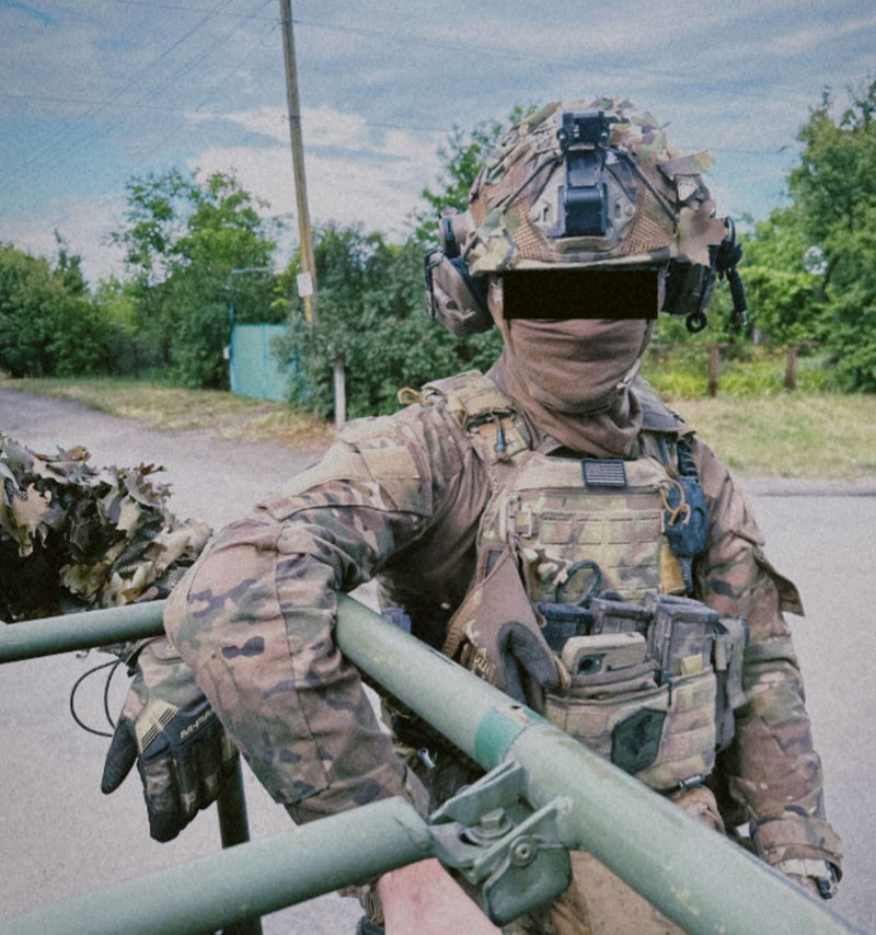 Load image into Gallery viewer, Redemption Tactical Crusader 2.0® l St. Michael FULL ARMOR KIT COMBO PACKAGE with Crusader 2.0 +IFAK Medical Kit + LEVEL IV  (2) 10x12 Front/Back Plates (2) 6x6 Side Plates (Level IV Ceramic)
