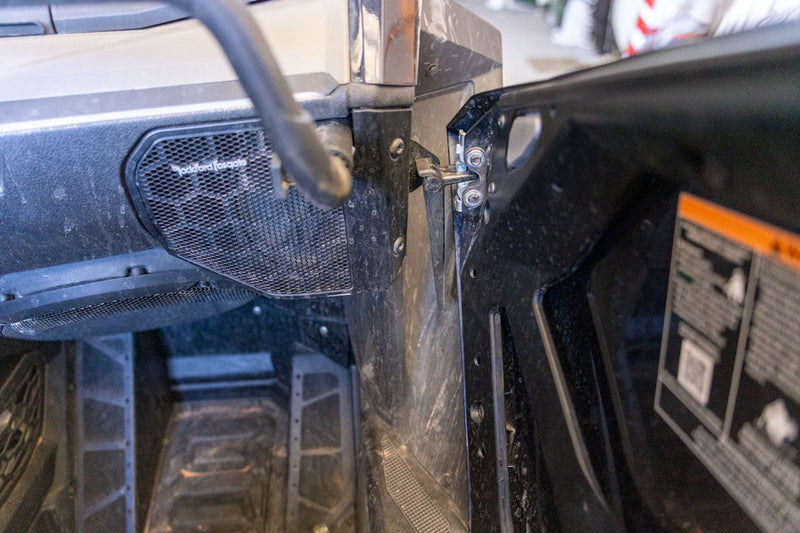Load image into Gallery viewer, Carbon Fiber UTV Aero Door Latches
