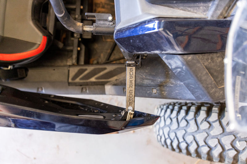Load image into Gallery viewer, Carbon Fiber UTV Aero Door Latches
