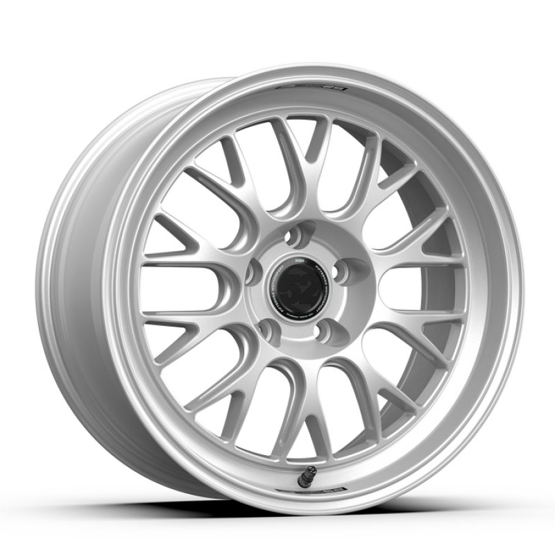 Load image into Gallery viewer, fifteen52 Holeshot RSR 18x9.5 5x120 22mm ET 72.56mm Center Bore Radiant Silver
