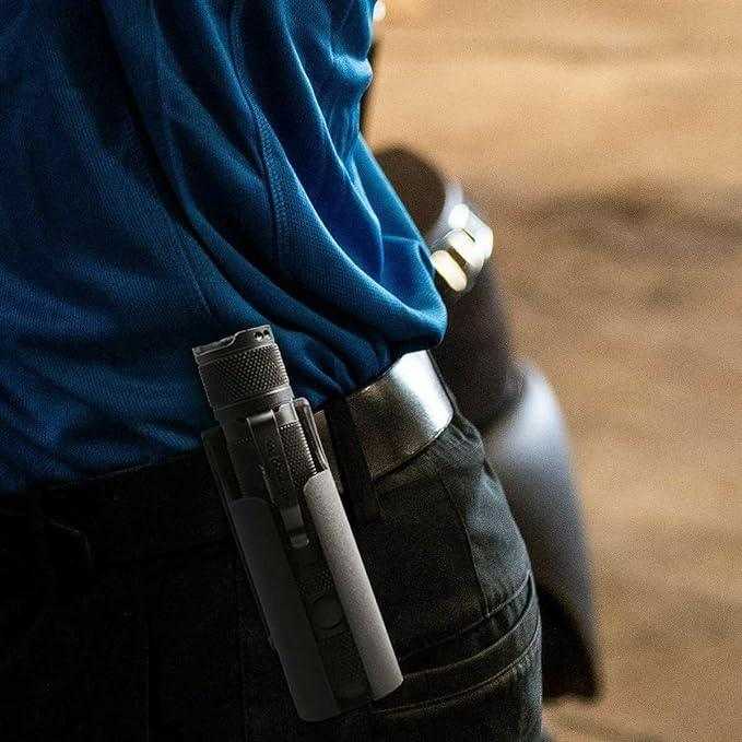 Load image into Gallery viewer, Engineered Plastic Clip-on Holster for E9RG4, M5Gen3 and other Torches with 1&quot; Diameter
