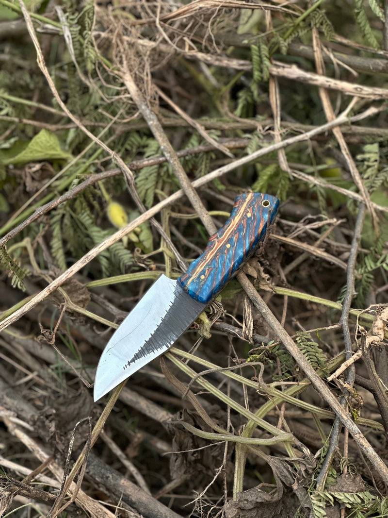 Load image into Gallery viewer, Hunters Knives – 9&quot; D2 Steel Blade with Epoxy Pine Cone Resin Handle &amp; Leather Sheath
