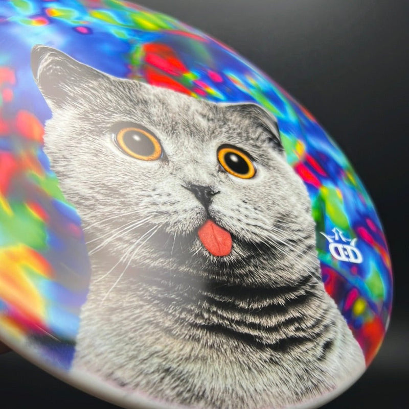 Load image into Gallery viewer, Gold Claymore - DyeMax - Trippin Space Kitty
