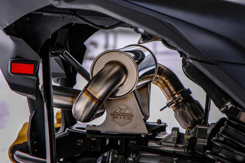 Load image into Gallery viewer, Treal Performance 2024–2025 Can-Am Maverick R "Outlaw" Exhaust
