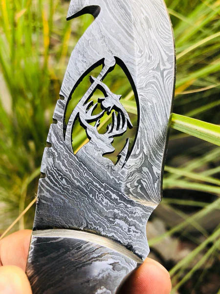 Load image into Gallery viewer, Deer Knives – 10" Wire-Cut Damascus Steel Blade with Antler Horn Handle &amp; Leather Sheath
