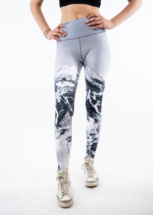 Yoga Pants Black & White Ski Hill