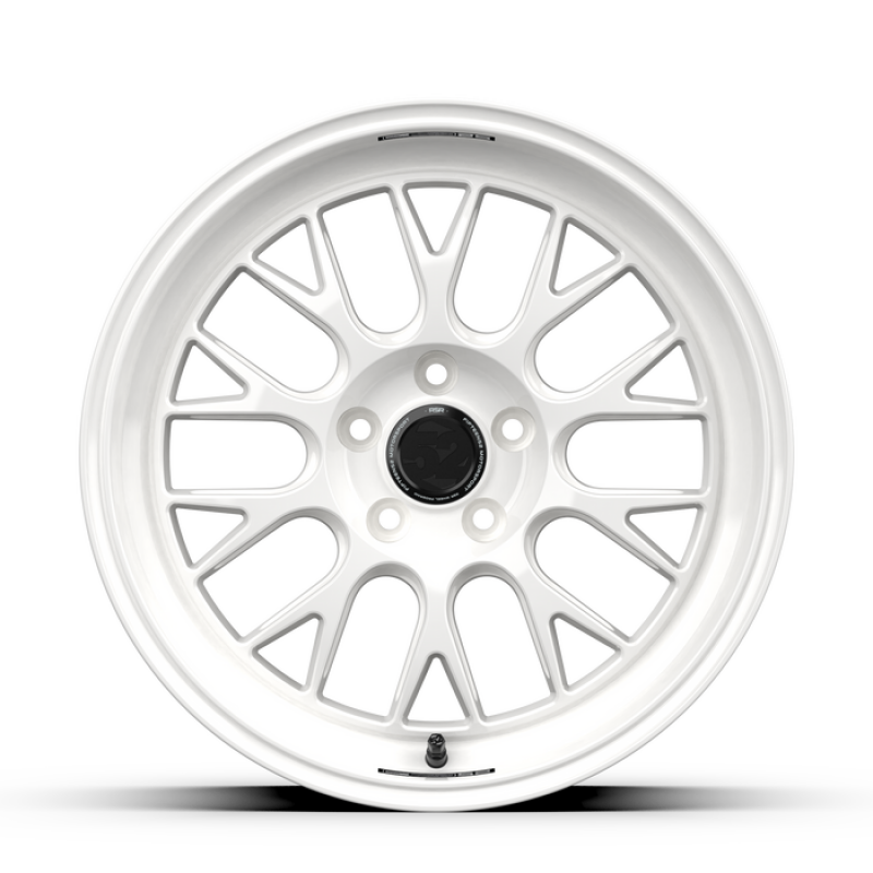 Load image into Gallery viewer, fifteen52 Holeshot RSR 18x9.5 5x114.3 38mm ET 73.1mm Center Bore Rally White
