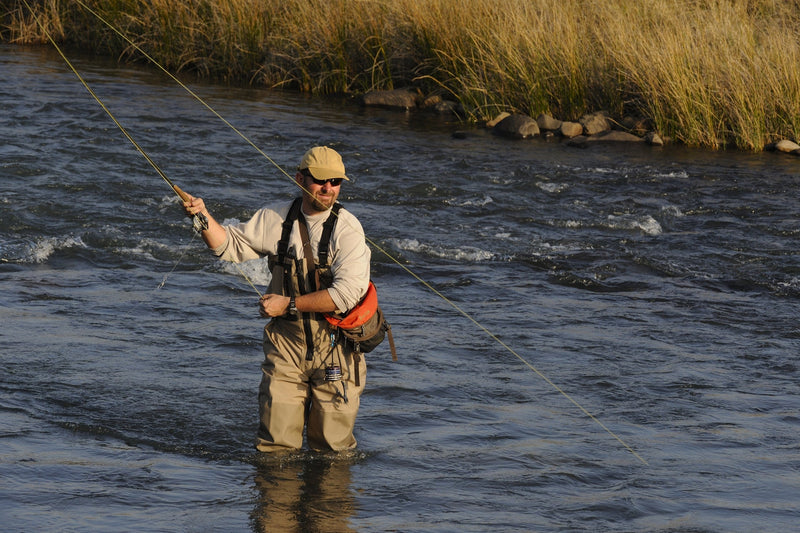 Load image into Gallery viewer, 3 Pack Adams Hi-Viz Parachute Classic Dry Fly - Hook Size 18
