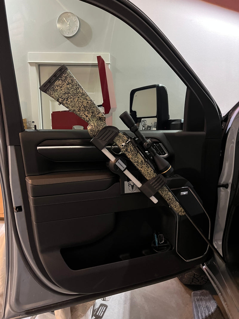 Load image into Gallery viewer, Sidekick Door-Mounted Gun Rack – 2022-2026 Chevy/GMC 1500 &amp; 2023-2026 HD
