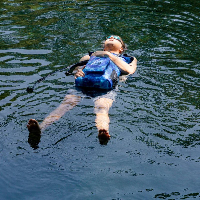 Load image into Gallery viewer, Waterproof Floating Backpack Dry Bag - Ocean Blue
