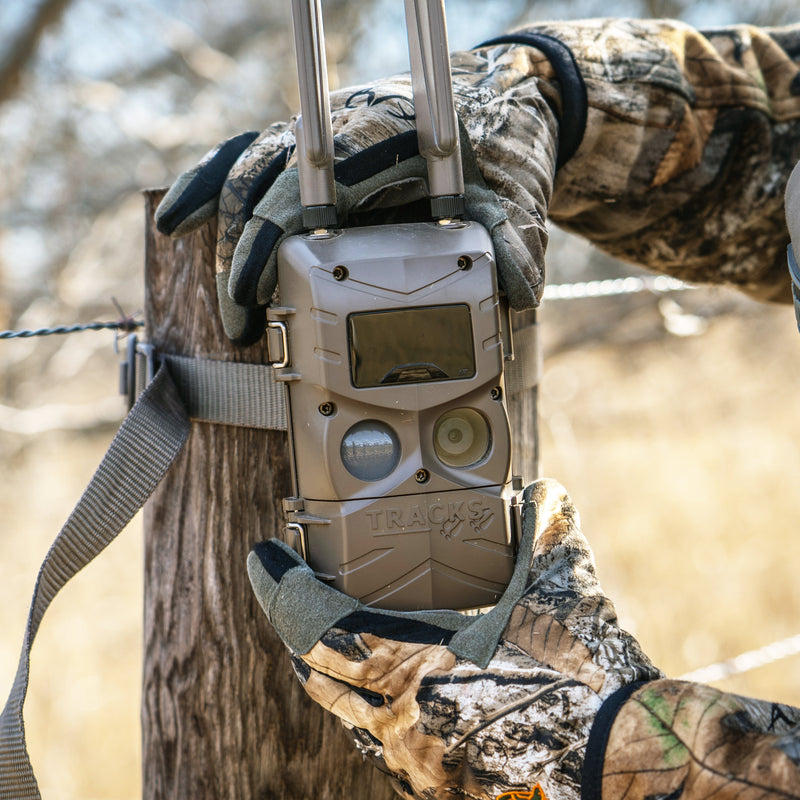 Load image into Gallery viewer, Cuddeback Tracks Camera
