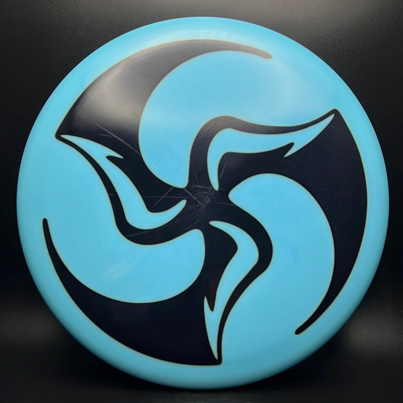 Load image into Gallery viewer, Lux Link - Official Huk Dyed Tri-Fly X-Out
