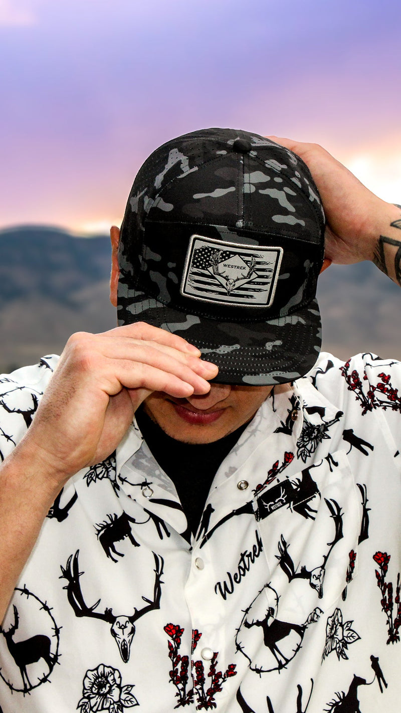 Load image into Gallery viewer, Black camo Laser mesh hat
