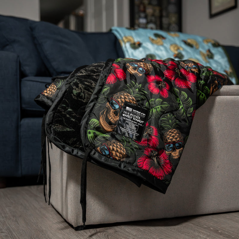 Load image into Gallery viewer, Woobie Hybrid Blanket 2.0
